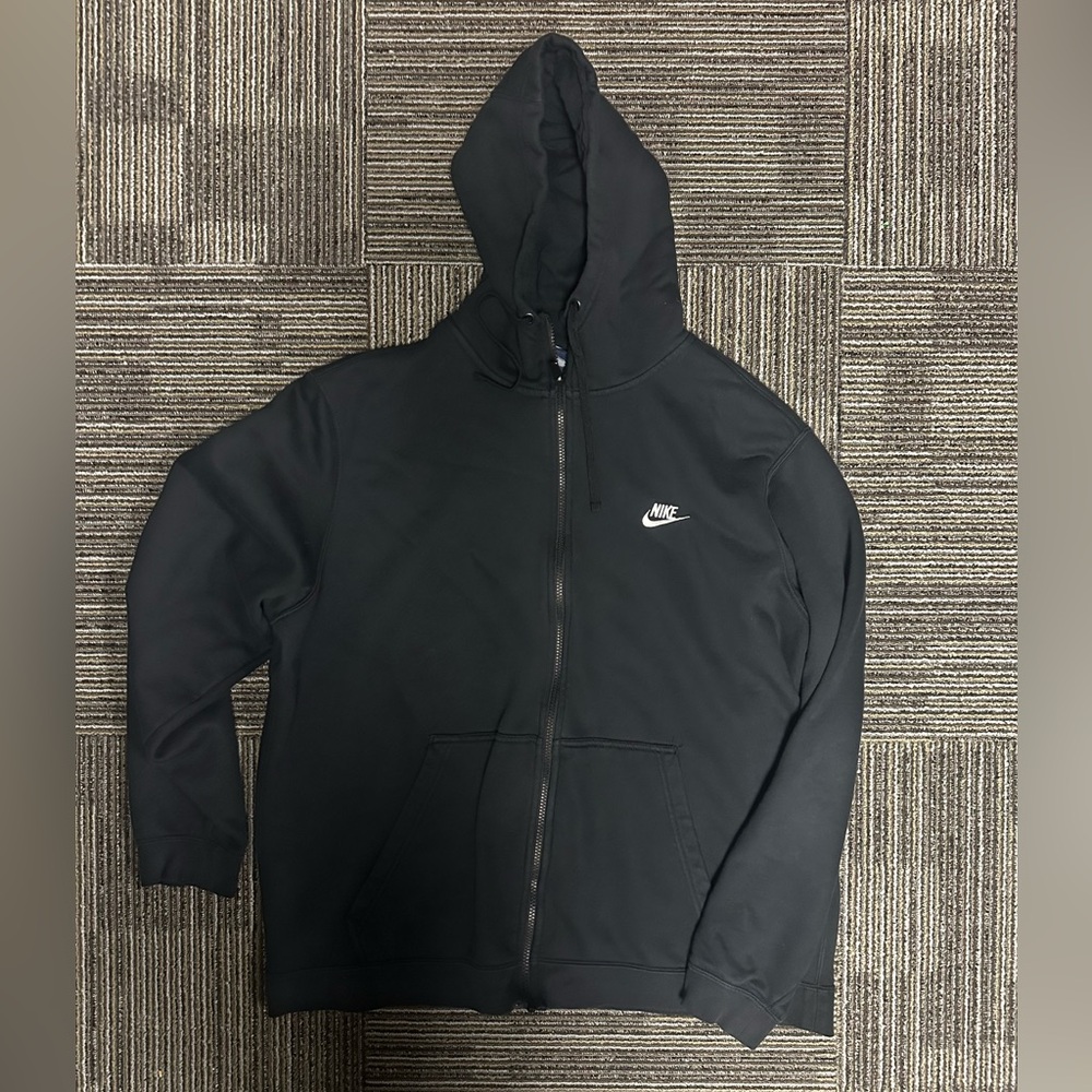Men’s XXL black hooded Nike sweatshirt
